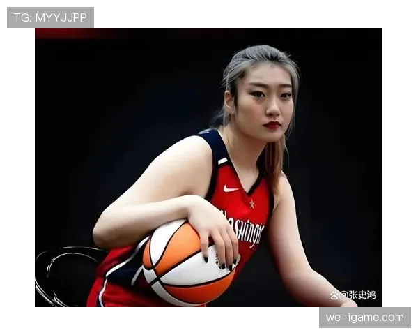 李梦赛后签完名直接钻进那辆让人眼馋的黑色SUV,生活像分了两个剧本 李梦赛后签完名直接钻进那辆让人眼馋的黑色SUV,生活像分了两个剧本