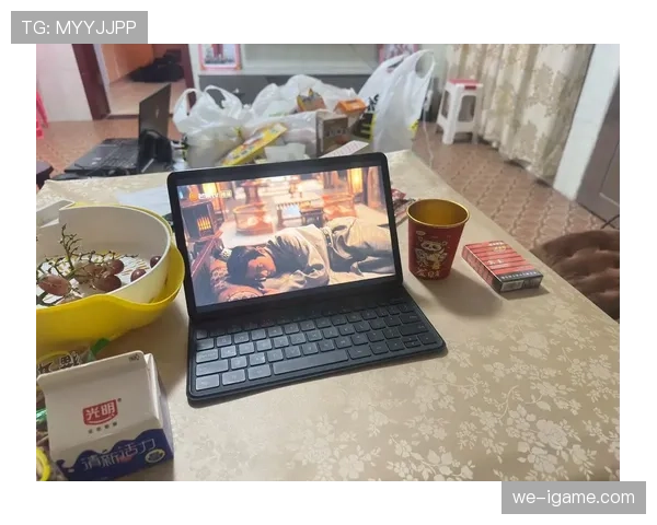 董志豪今天居然带了满桌子零食，谁还在意比赛表现了？