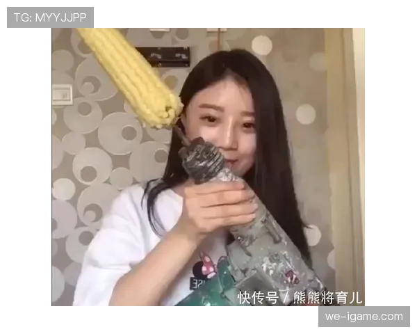 辛德胡赛场上狠得不像话，刷到她晚宴照我都不好意思发我家吃泡面的照片了